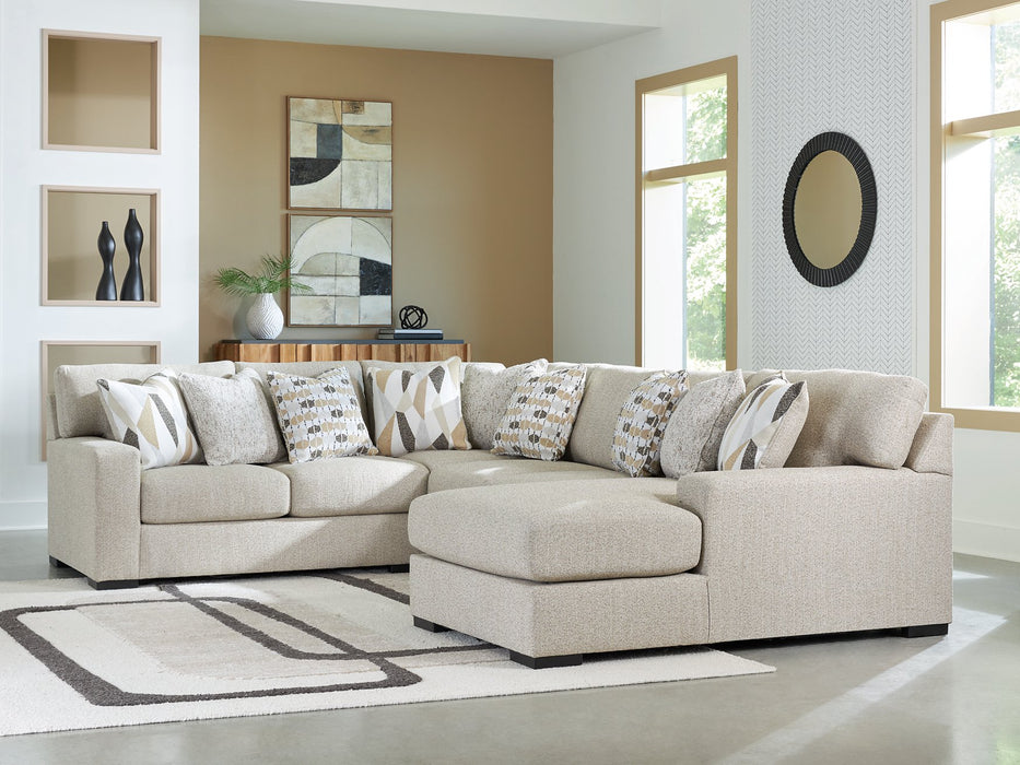 Laurelgrove Sectional with Chaise